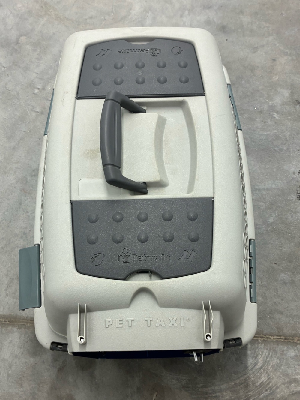 Pet Taxi Airline-Style Pet Carrier in Blue and Light Gray - Picture 2 of 6
